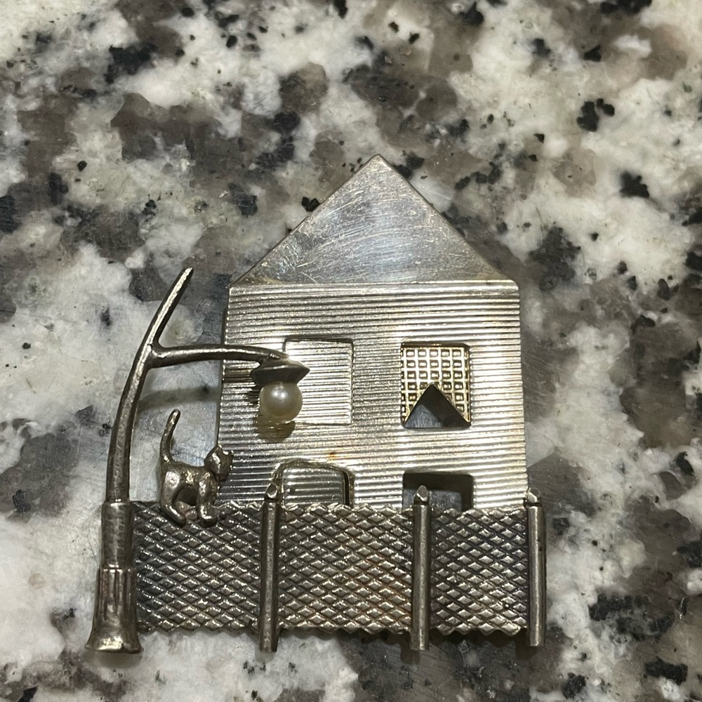 VINTAGE KDTR USA KATHLEEN DOYLE/TOM REARDOD DETAILED  HOUSE CAT STERLING BROOCH